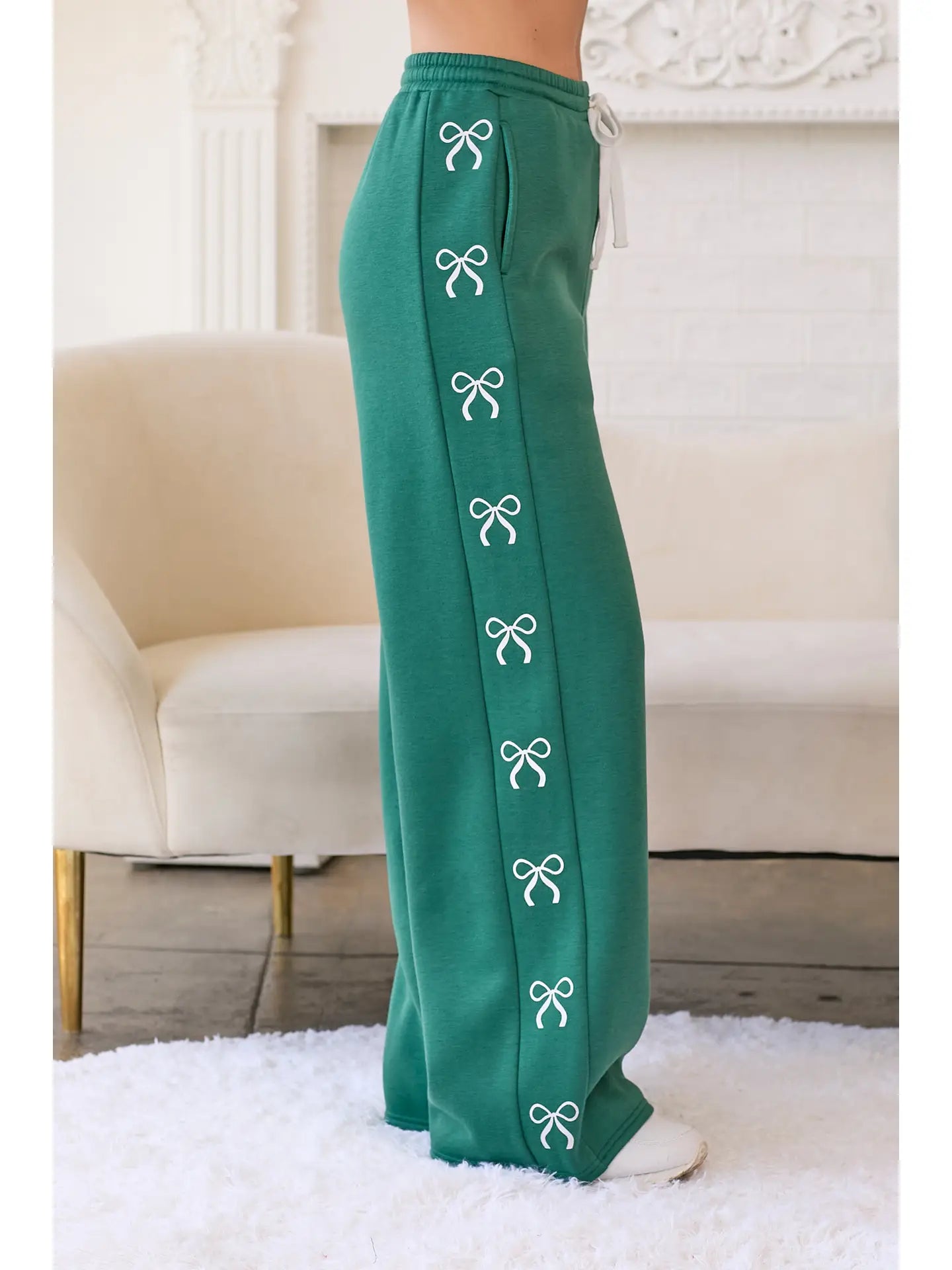 The 'Coquette Bow Fleece Pant'