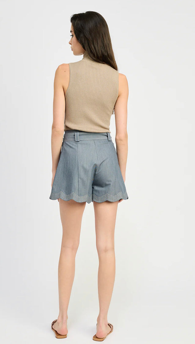 En Saison ‘Angeline Scallop Hem Shorts’