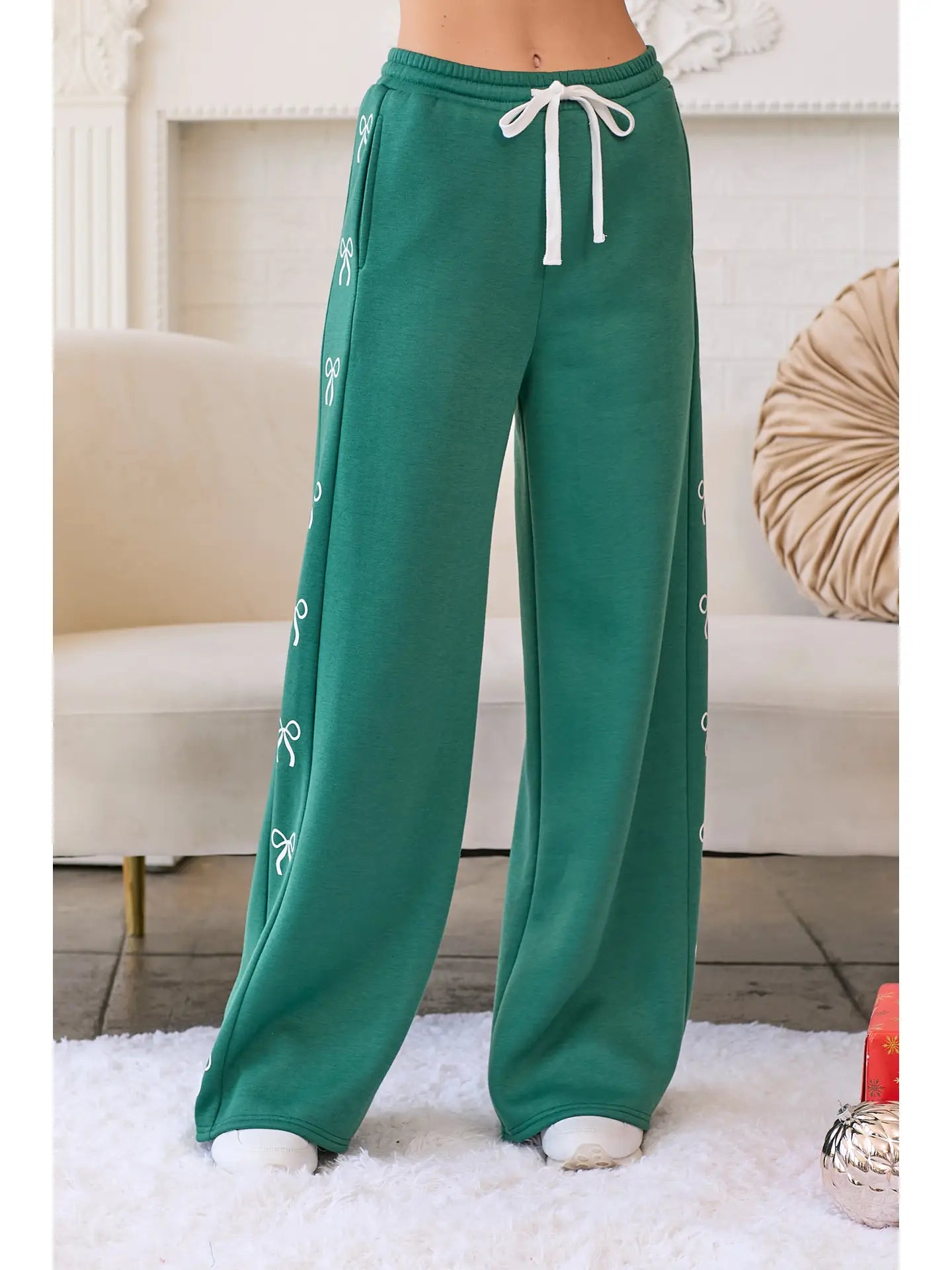 The 'Coquette Bow Fleece Pant'