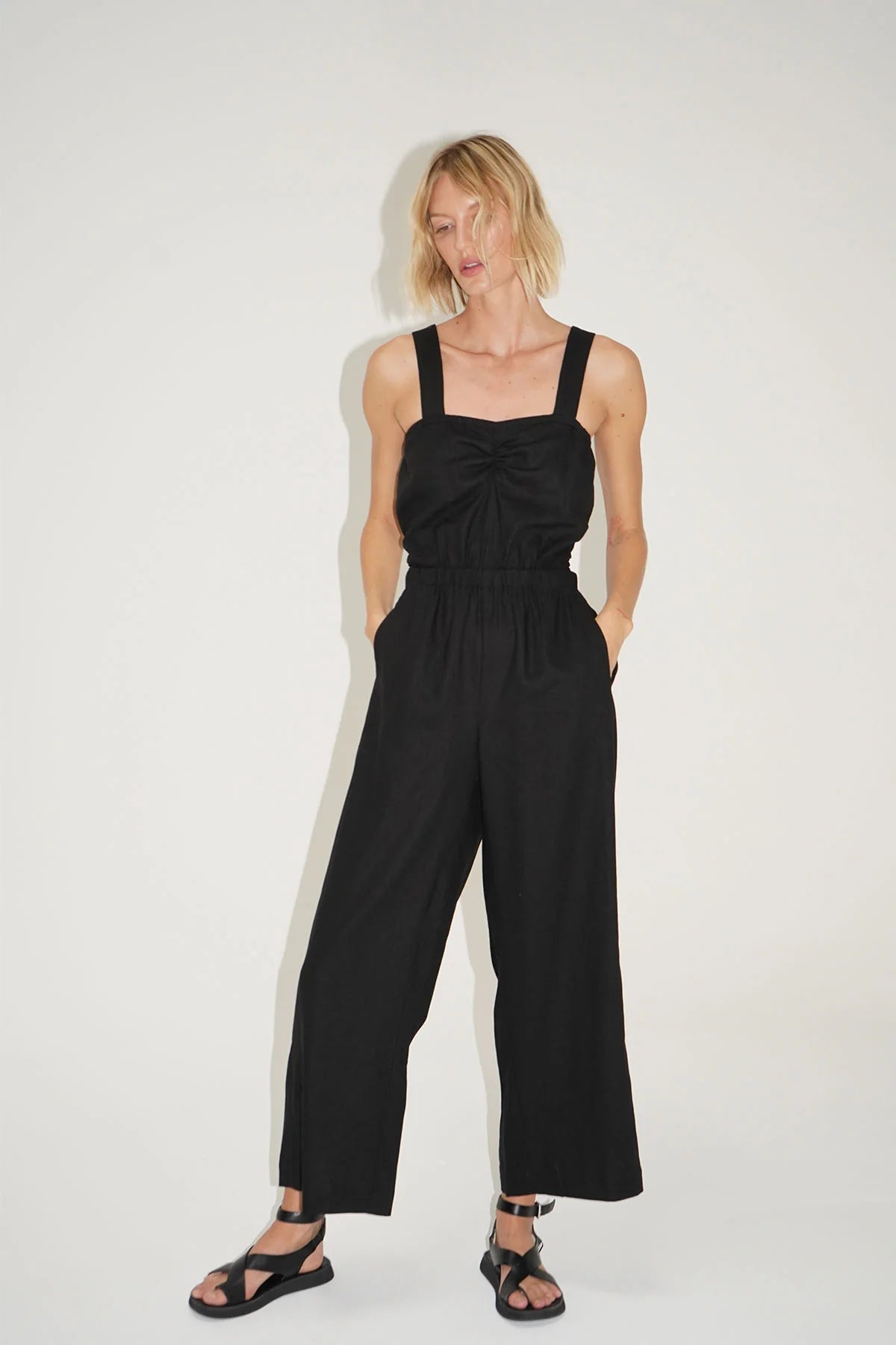 LNA ‘La Rosa Linen Jumpsuit’