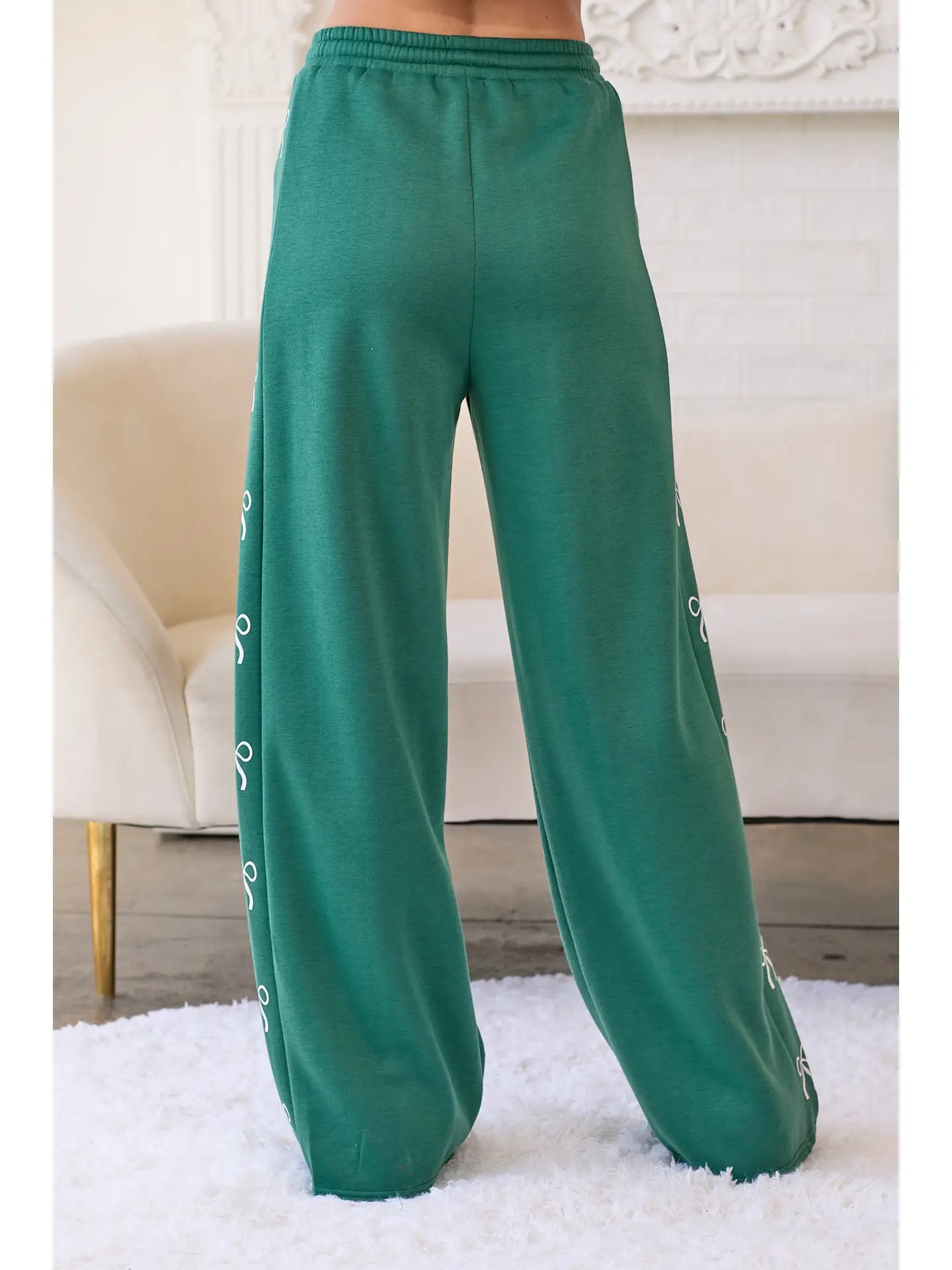 The 'Coquette Bow Fleece Pant'