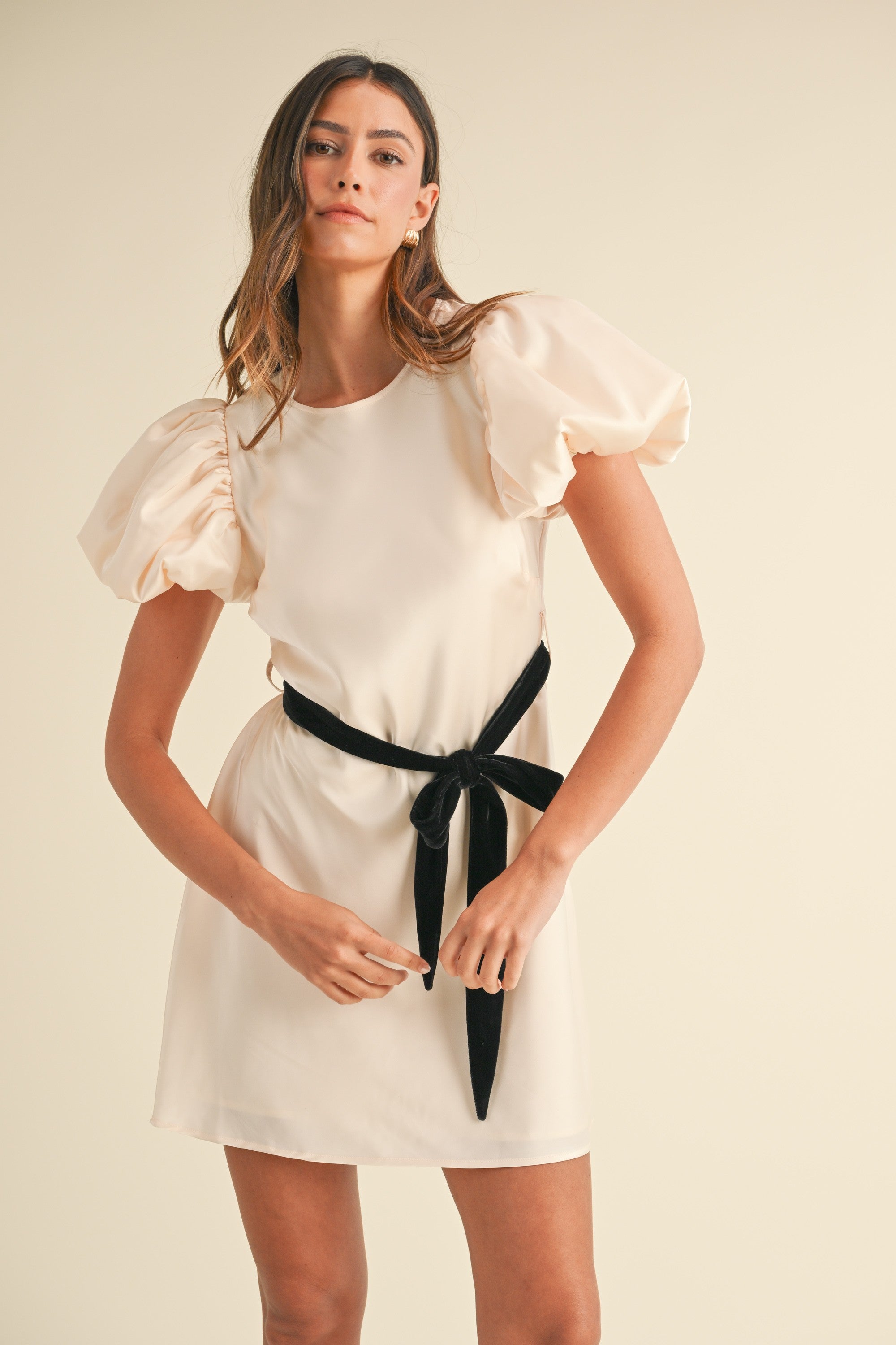 The ‘Janie Puff Sleeve Bow Dress’