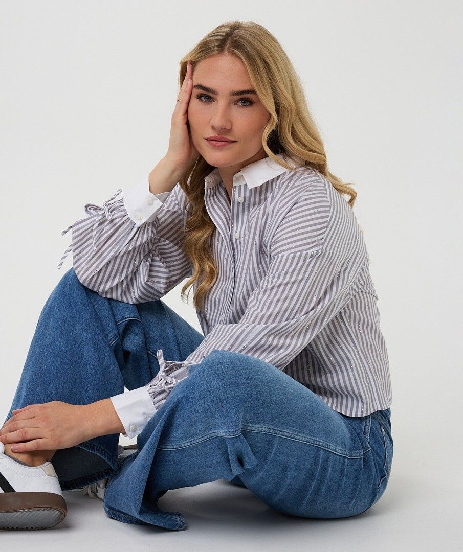 Esqualo ‘Cropped Blouse W/ Rhinestones’