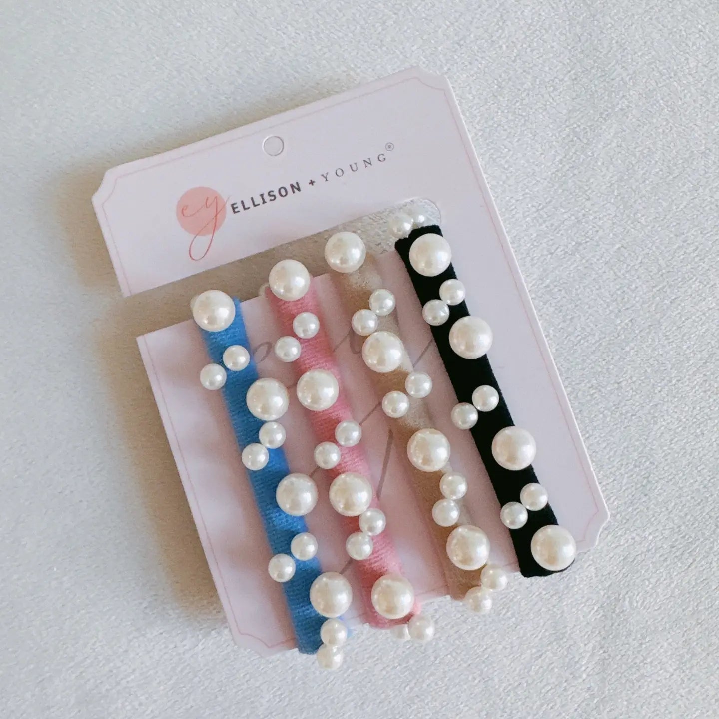 The ‘Snowed In Pearls Hair Ties Set’