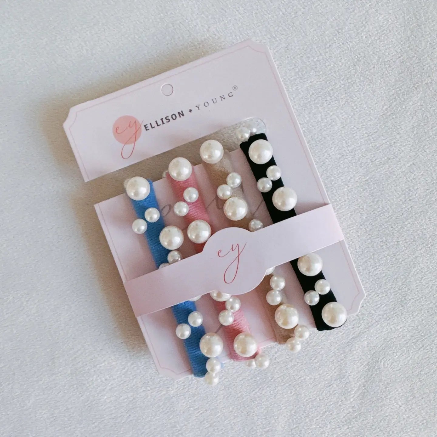 The ‘Snowed In Pearls Hair Ties Set’