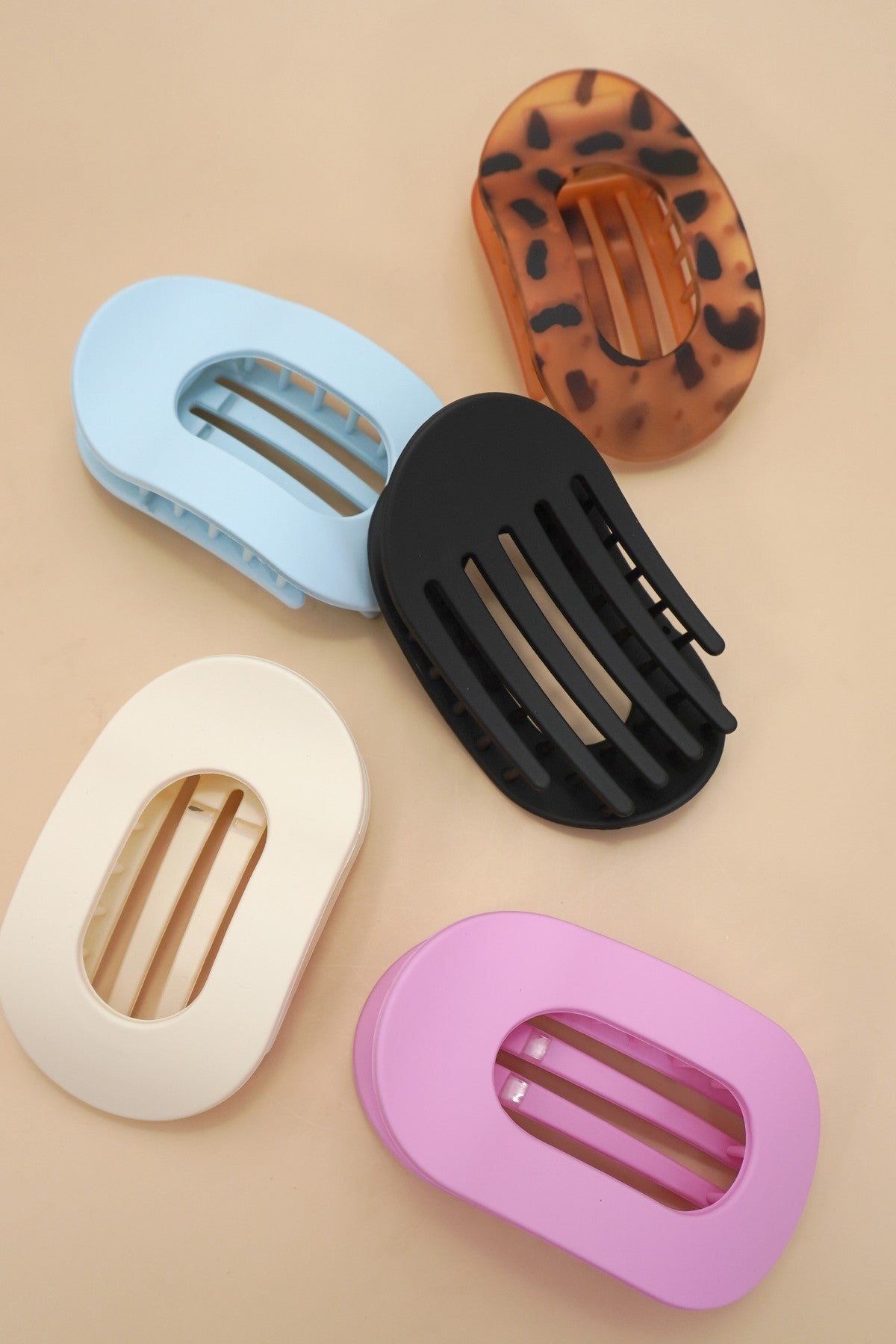 The ‘Jumbo Lay Flat Oval Clip’