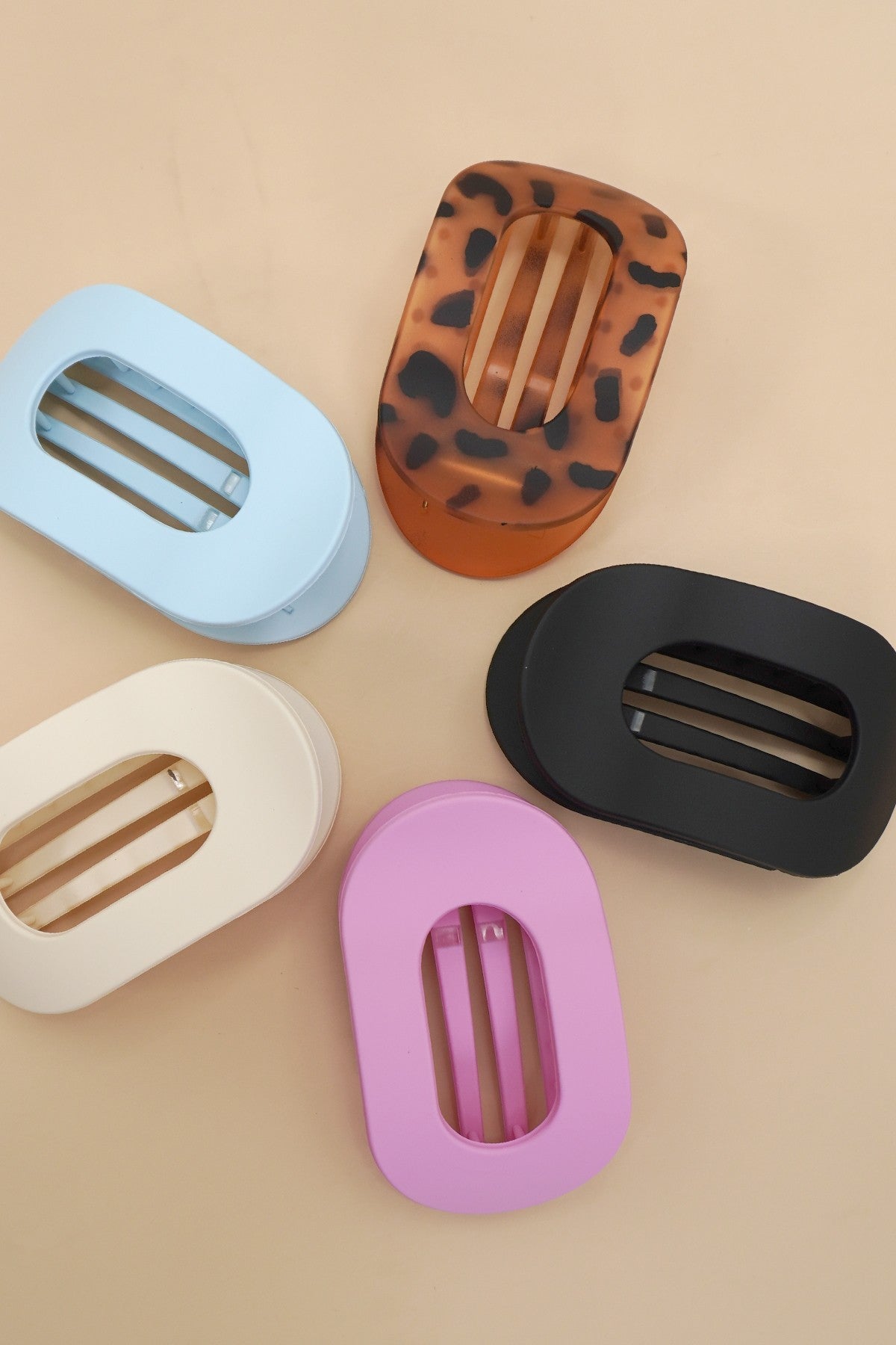 The ‘Jumbo Lay Flat Oval Clip’