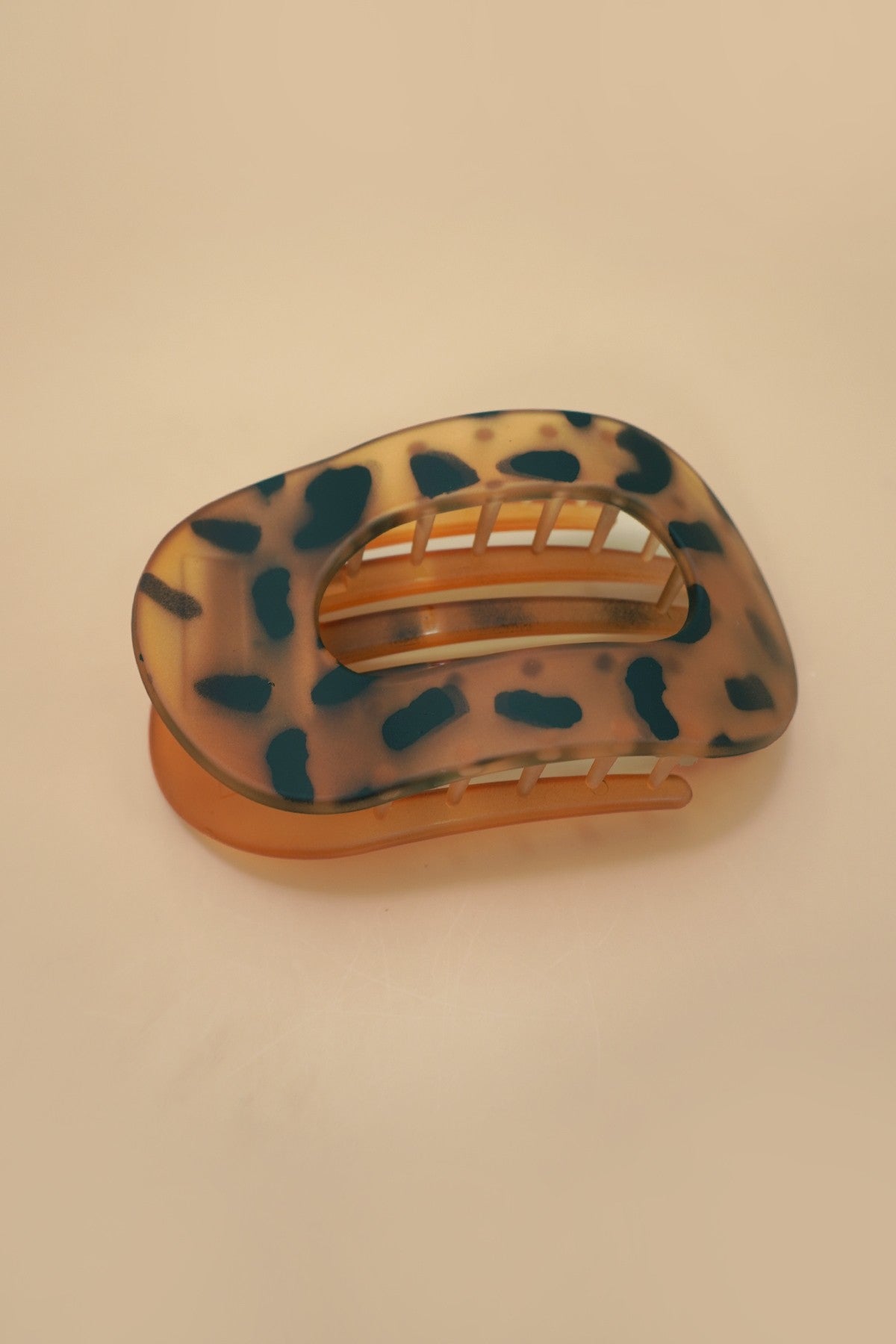 The ‘Jumbo Lay Flat Oval Clip’