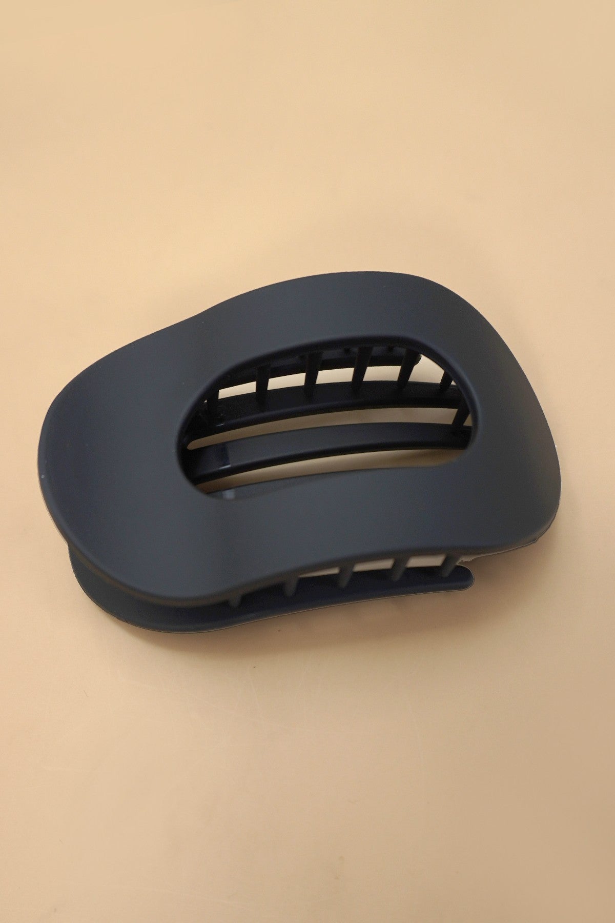 The ‘Jumbo Lay Flat Oval Clip’
