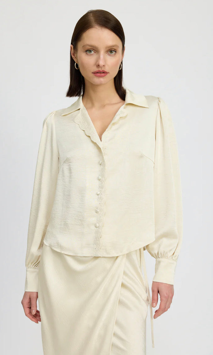 En Saison ‘Broderie Anglaise Button Top’